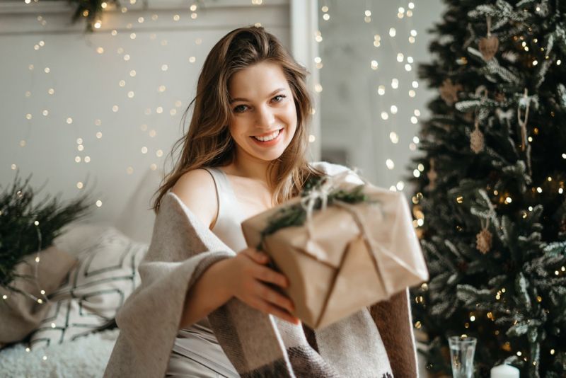 Cadouri pentru femei – eleganță, relaxare și confort acasă