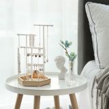 Suport bijuterii hexagonal, 3 niveluri, lemn și oțel alb